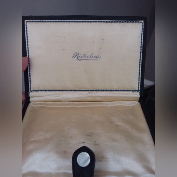 Vintage Richilieu jewelry presentation case - Picture 2 of 5